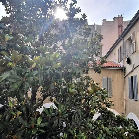 Coste Investissement- Le Petit Panier Apartment *